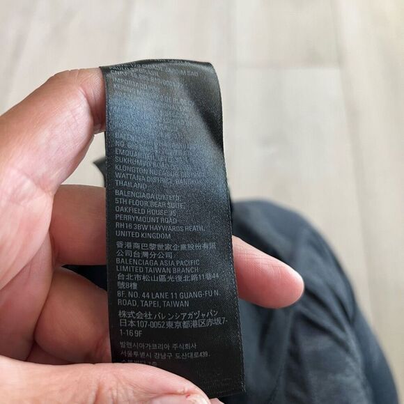 BALENCIAGA unisex black distress shirt size m - Picture 11 of 14